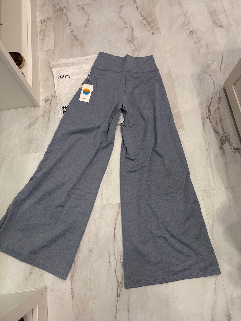 NWT Vuori Halo Easy Wideleg Pant (Long) in Coastal Fog Heather - Picture 7 of 7